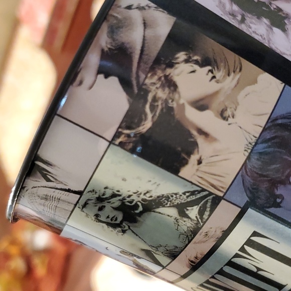 Taylor Swift Eras Cinemark popcorn bucket, 6 metallic cups - Picture 4 of 4